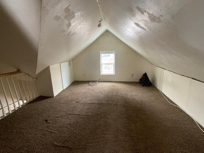 Building Photo - 35 S Chestnut St