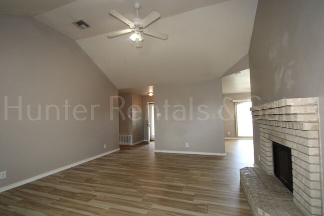 Building Photo - Well-Maintained & Move-In Ready in South Killeen