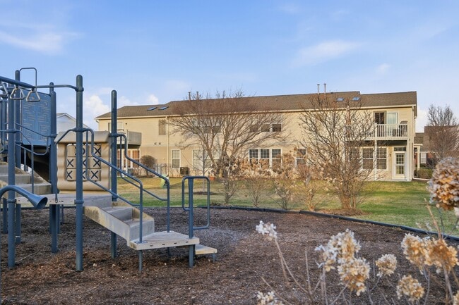 Building Photo - 1586 Millbrook Dr