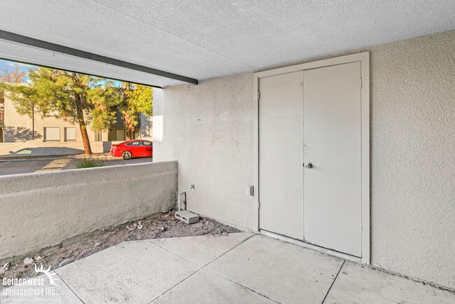 Building Photo - Updated and Spacious 2Bdm 2Ba Home in Prime North Phoenix Location!