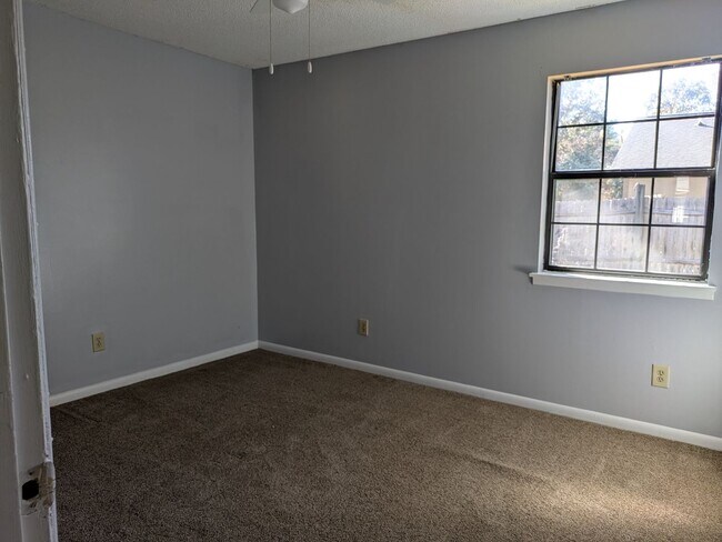 Building Photo - 240 Tallulah Trail