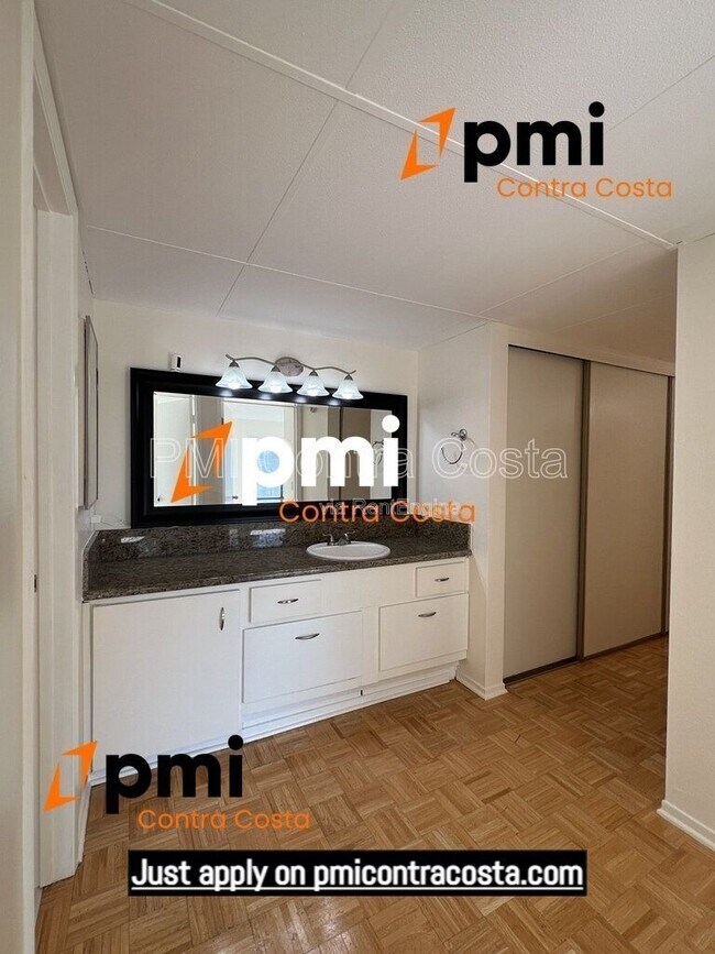 Building Photo - 460 N Civic Dr