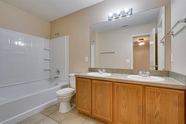 Building Photo - 4605 Rhone Dr