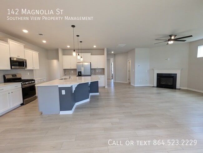 Building Photo - 142 Magnolia St