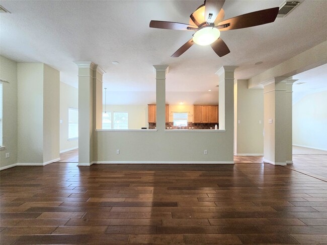 Building Photo - 31323 Trinity Park Ln