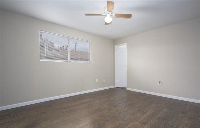 Building Photo - AVAILABLE NOW! LOVELY Remodeled 2 Bedroom ...