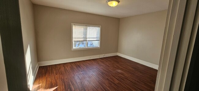 Building Photo - 166 Cedar St