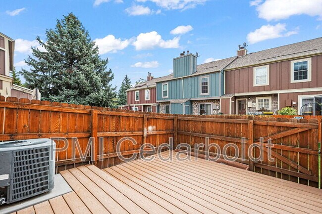 Building Photo - 2578 E Nichols Cir