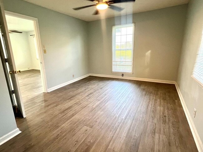 Building Photo - 117 Williams St