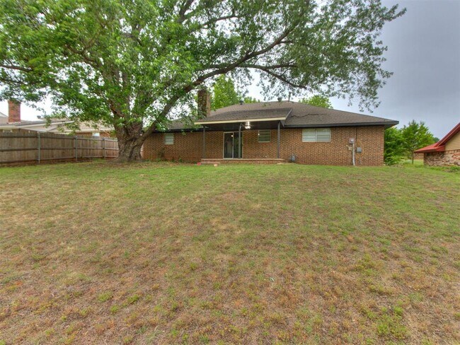 Building Photo - 1400 Devonshire Ct