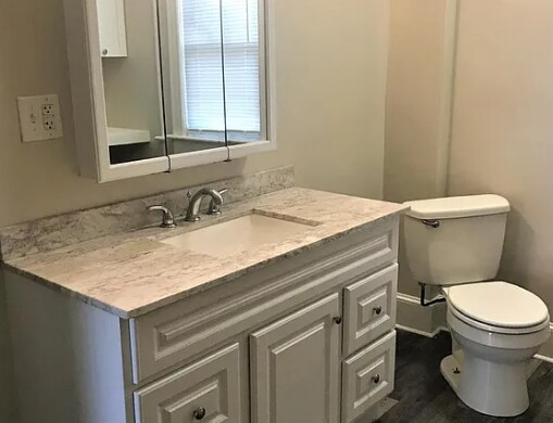 Building Photo - 35 Oak St