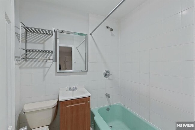 Building Photo - 10 Fleming Ave