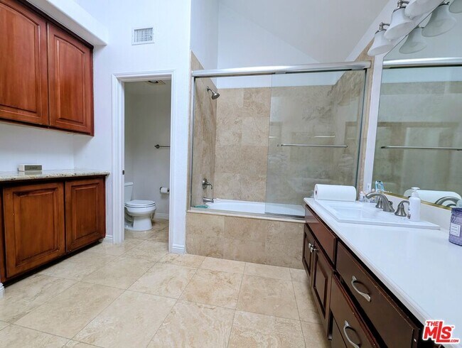 Building Photo - 2730 Point Del Mar