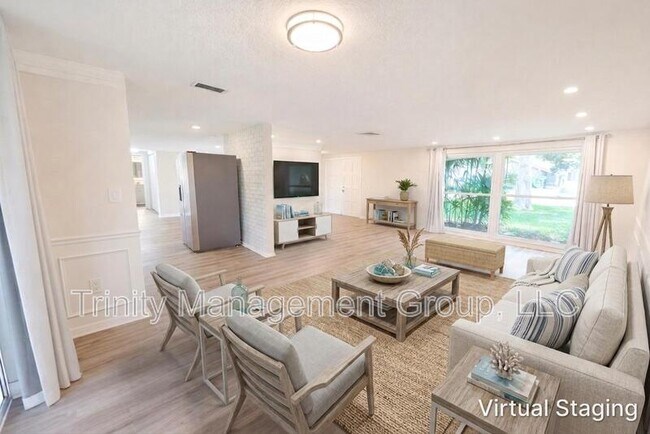 Building Photo - 8605 Wagon Wheel Ln