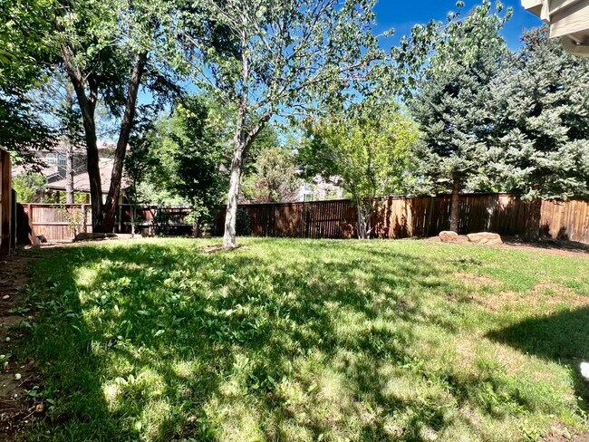 Building Photo - Wonderful 5 Bed/4 Bath Home Located on Qui...