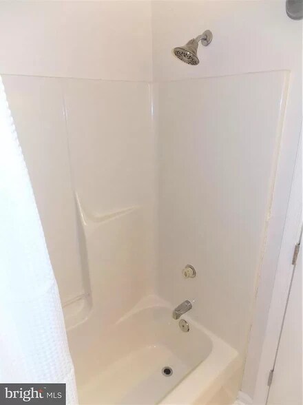 Master shower - 25 Stadium Cir