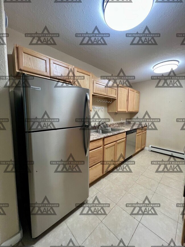 Building Photo - Grumman St 2400-