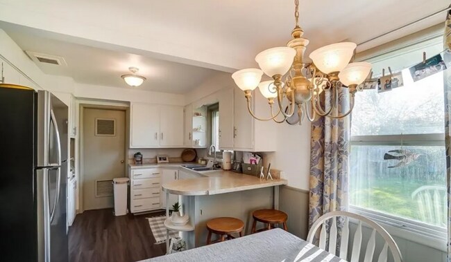 Building Photo - Brick Ranch in Bowling Green