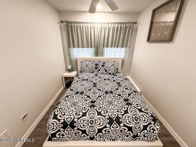 Building Photo - 170 1st Ave