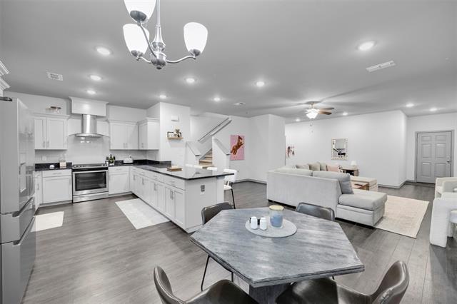 Building Photo - 8705 Tudor Pl