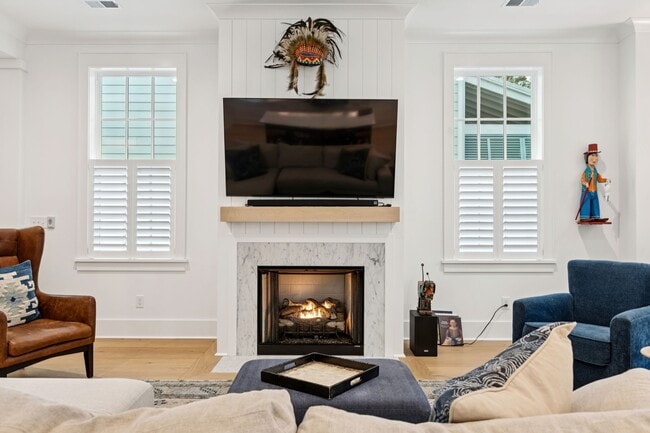 Building Photo - 9013 Stern Aly