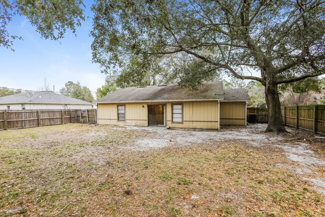 Building Photo - 1439 Lodge Terrace