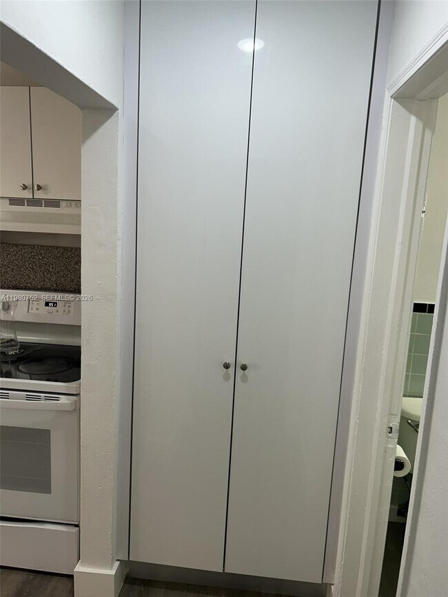 Building Photo - 34 W 31st St