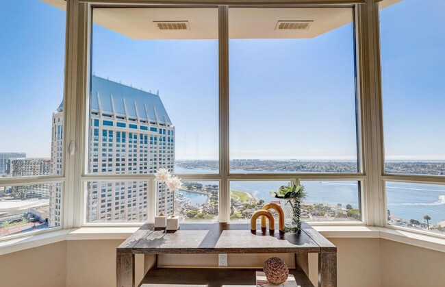 Building Photo - 700 W Harbor Dr