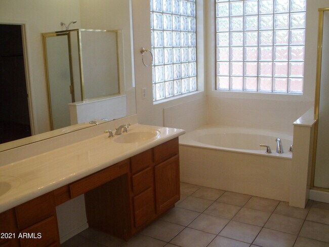 Building Photo - 6933 W Remuda Dr