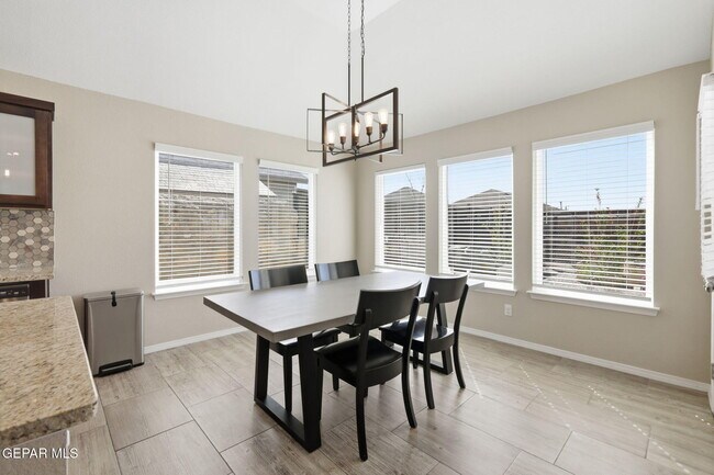 Building Photo - 13748 Villa Vista Ave