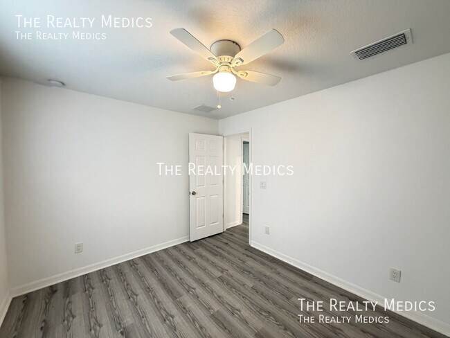 Building Photo - 13981 SW 27 Ct Rd