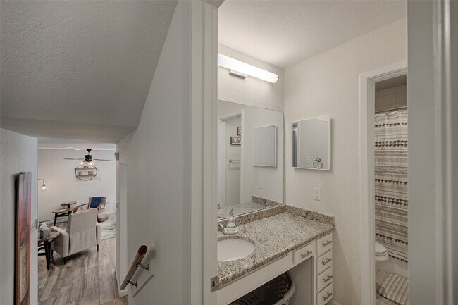 Building Photo - 12500 Melville Dr