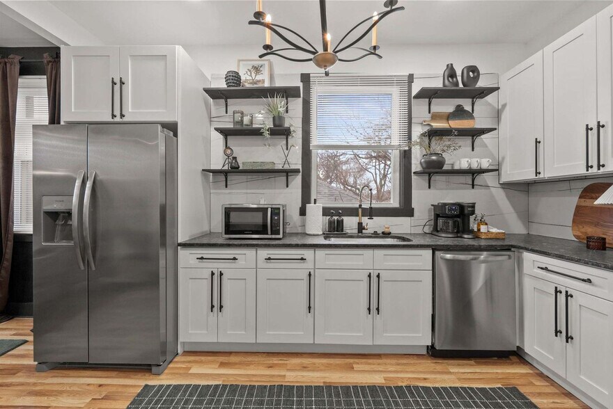 Building Photo - 286 Taylor Ave