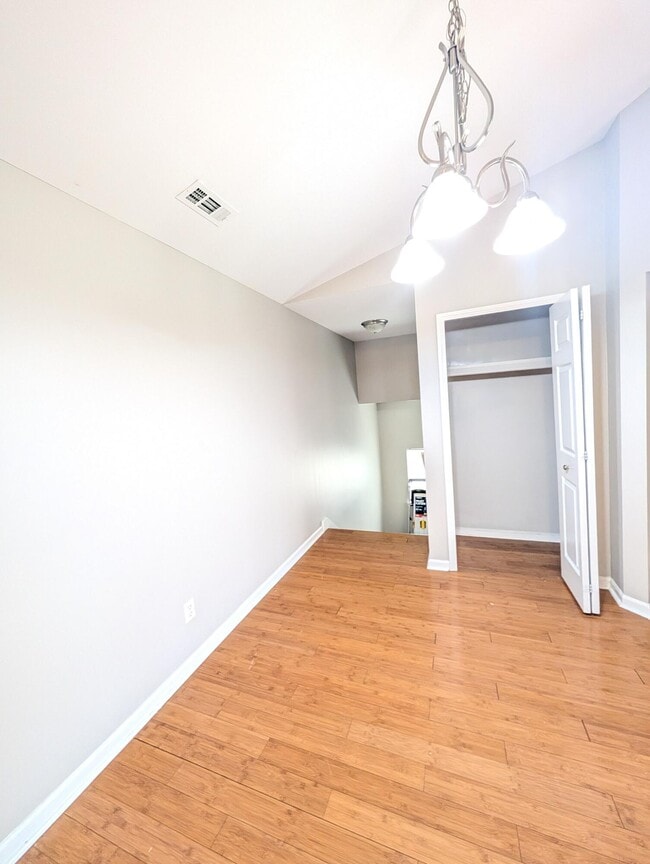 Building Photo - 43120 Pendleton Cir