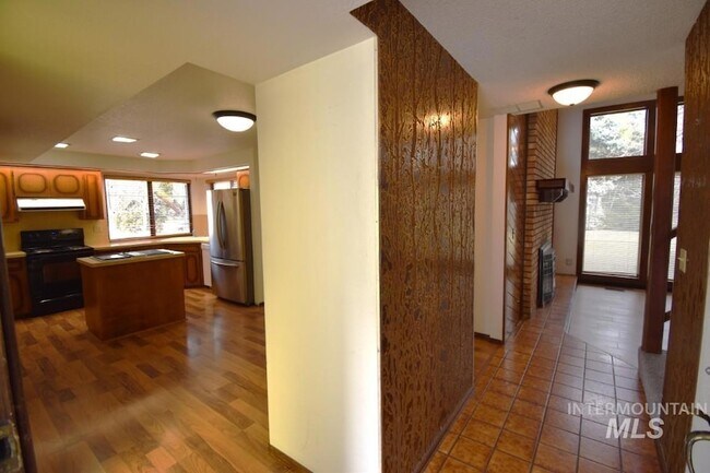 Building Photo - 7344 Modoc St