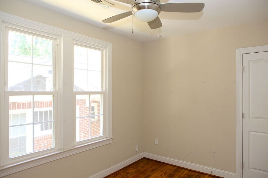 Building Photo - 1809 Walker Ave