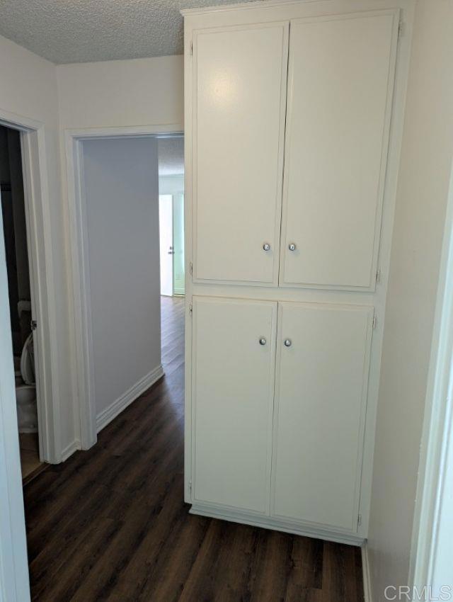 Building Photo - 402 E Meats Ave