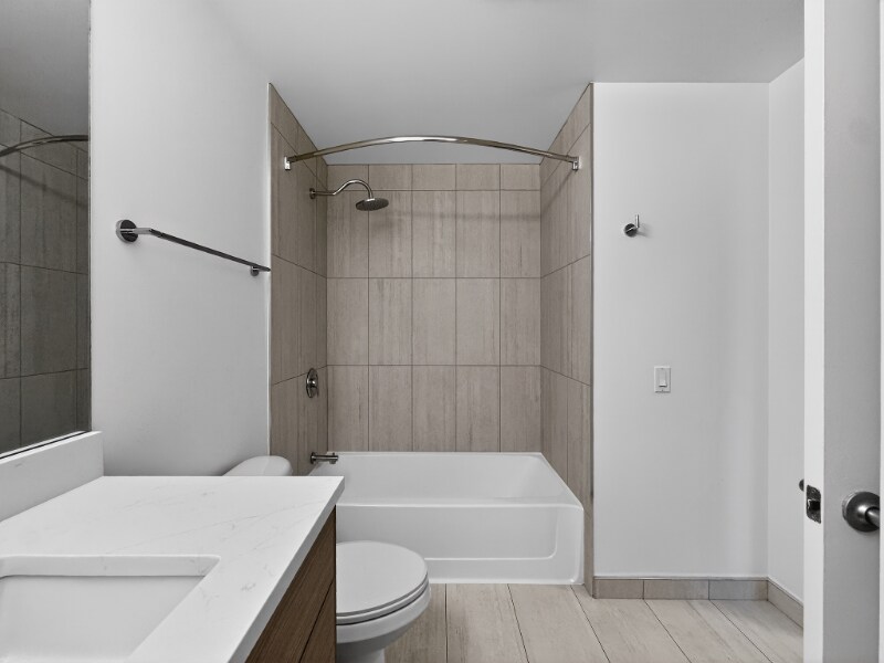 Building Photo - 302 N Canal St