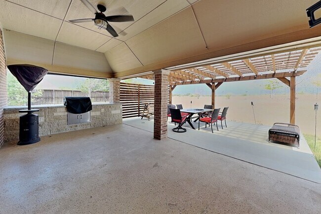 Building Photo - 601 Green Pointe Dr