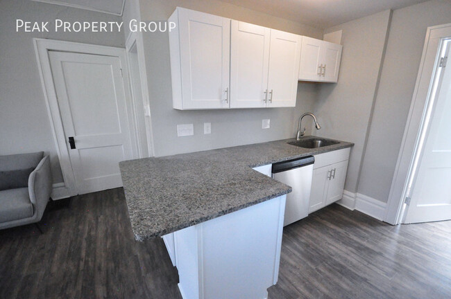 Building Photo - Available Now! 1 Bedroom Apartment Located...