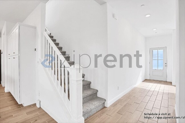 Building Photo - 823 Blue Oak Lane W