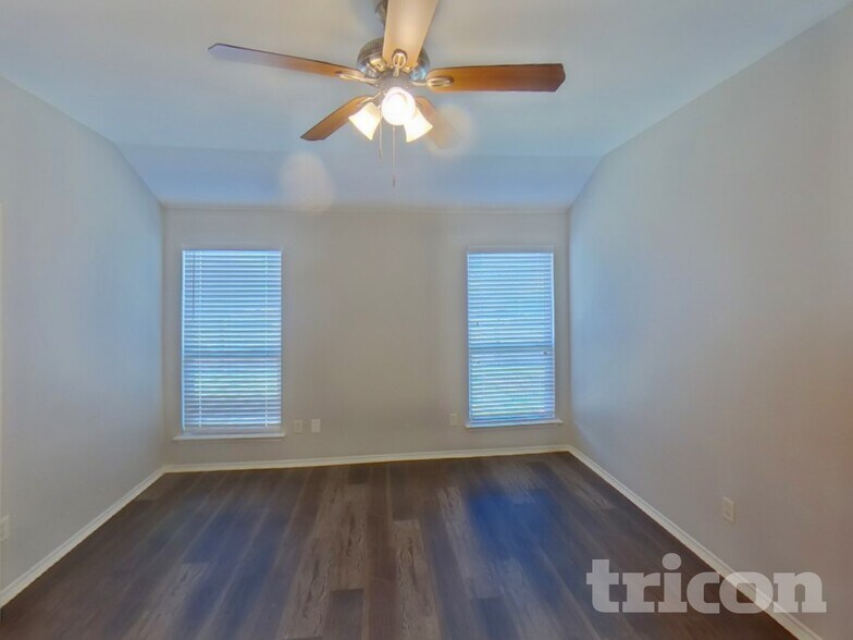 Building Photo - 825 Bens Dr