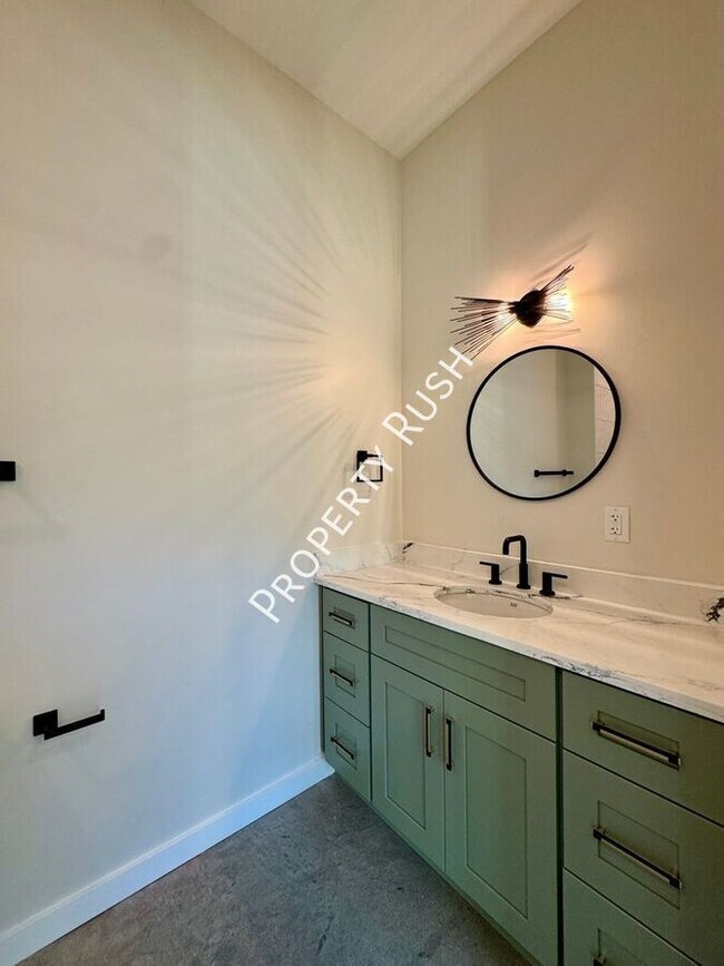 Building Photo - 1865 Zeta Way