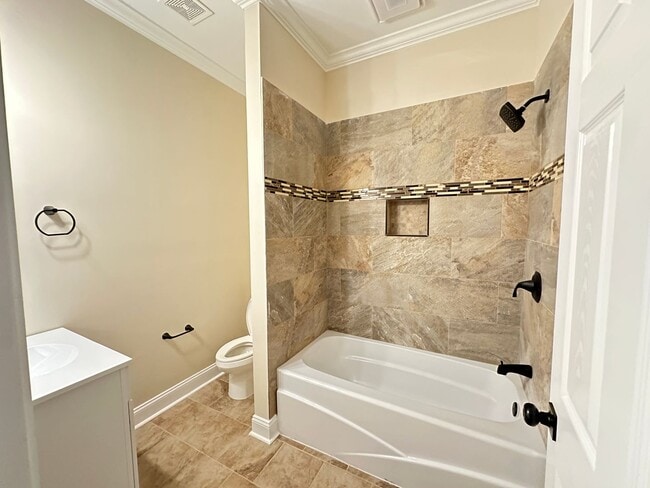 Building Photo - 408 Branch St