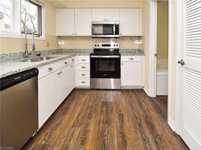 Building Photo - 707 S Marshall St