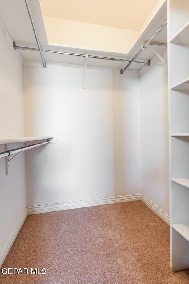 Building Photo - 5541 Ignacio Frias Dr