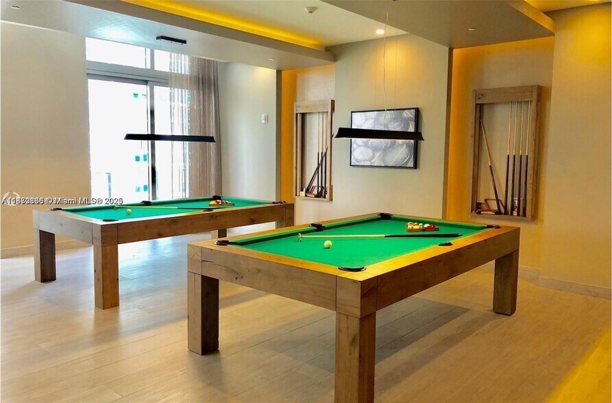 Building Photo - 488 NE 18th St