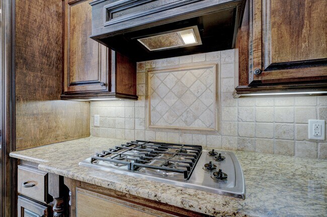 Building Photo - 812 Ryan Rd