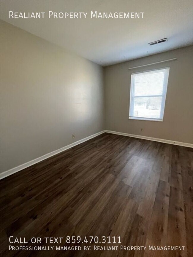 Building Photo - 1662 Costigan Dr