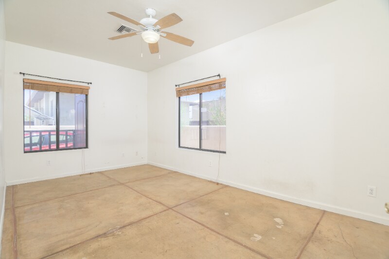 Building Photo - 1312 E 8th St